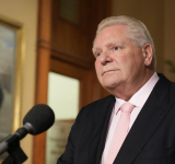 تهدید تعرفه‌ها از سوی ایالات متحده ممکن است تا ۵۰۰,۰۰۰ شغل در انتاریو را از بین ببرد